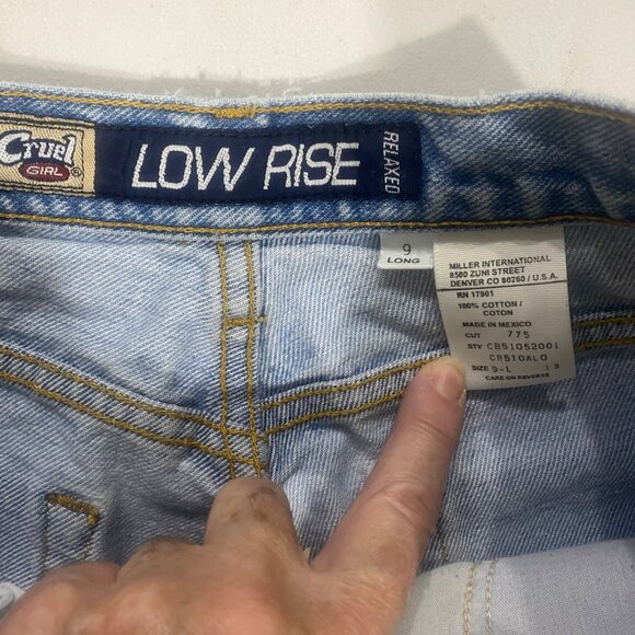Cruel Girl Womens Low Rise Relaxed Fit Jeans Size 9 Long 100% Cotton Light Wash - Picture 3 of 11